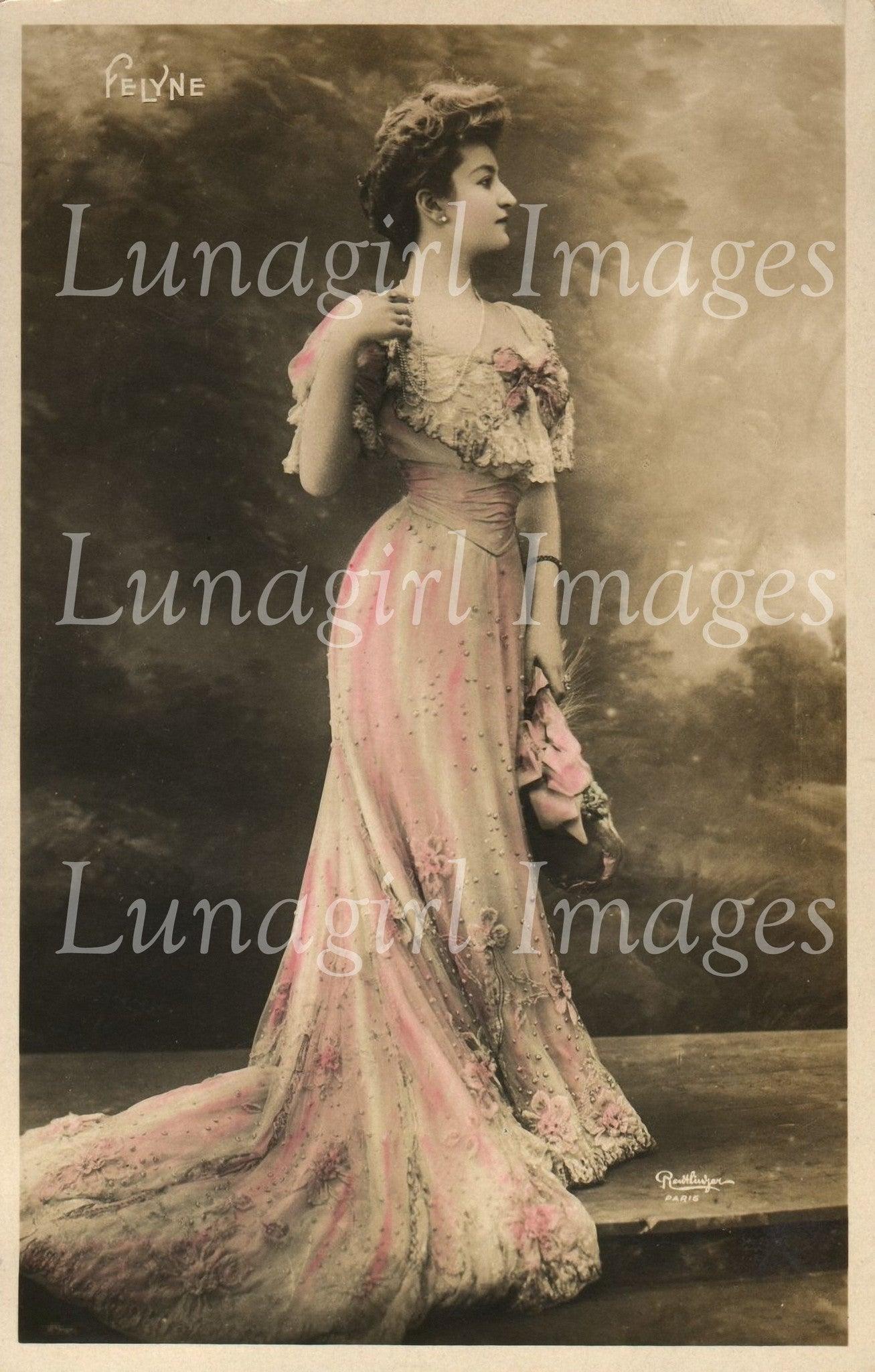 Victorian Edwardian Vintage Ladies Photos Volume #3: 1000 Images - Lunagirl