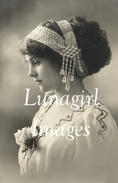 Victorian Edwardian Vintage Ladies Photos Volume #2: 1000 Images - Lunagirl