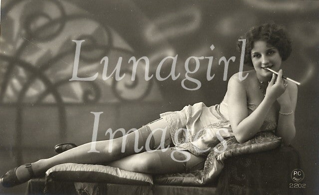 Victorian Edwardian Vintage Ladies Photos Volume #1: 1000 Images - Lunagirl
