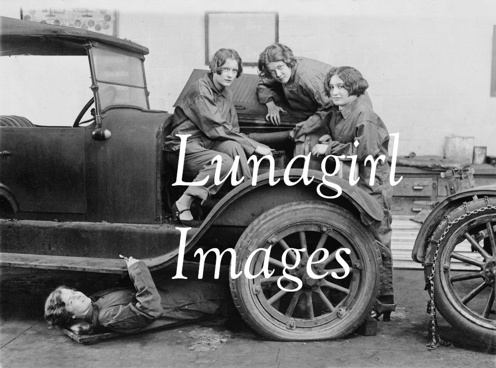 Vintage Transportation & Buildings: 400 Images - Lunagirl