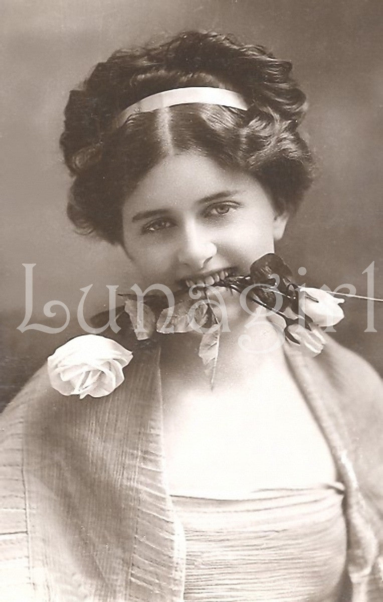 Victorian Edwardian Vintage Ladies Photos Volume #2: 1000 Images - Lunagirl