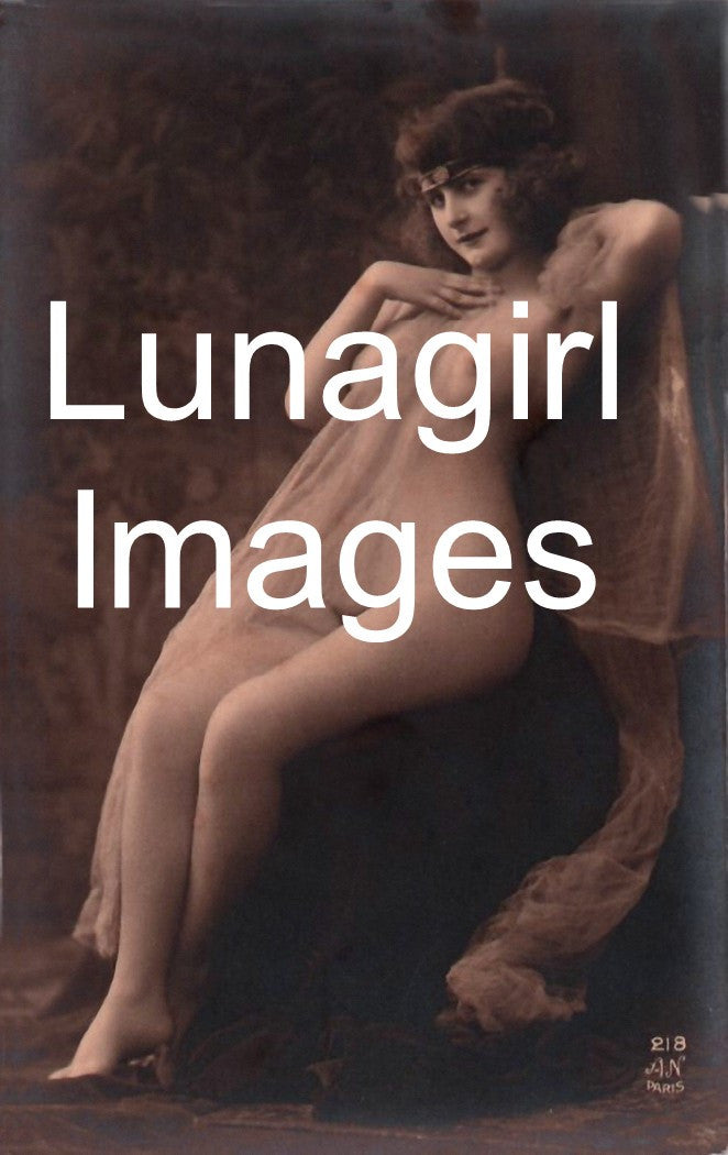 Vintage Nudes: French Postcards: 360 Images - Lunagirl