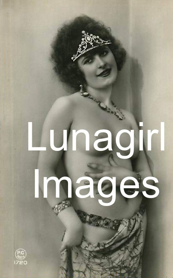 Vintage Nudes: French Postcards: 360 Images - Lunagirl