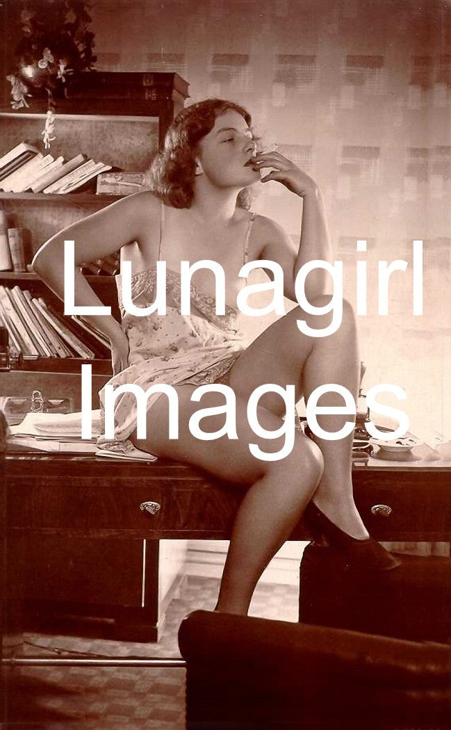 Vintage Nudes: French Postcards: 360 Images - Lunagirl